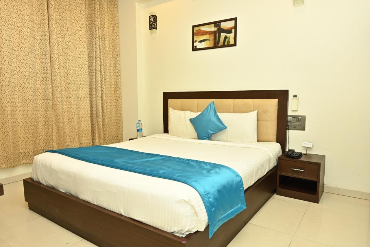 Blue Arrow Hotel Karwar Luaran gambar